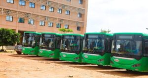 Interdiction formelle de stationnement aux arrêts de bus de la SOTRACO