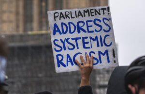 Personnes d’ascendance africaine: le racisme systémique omniprésent dans les systèmes pénaux