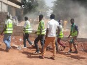 Ouagadougou: démolition d’un mur en matériaux définitifs érigé illicitement sur la rue de la Justice