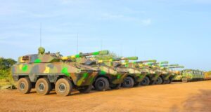 Burkina: le Président du Faso remet un nouveau lot de matériel à l’Armée pour la défense du territoire