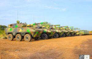 Burkina: le Président du Faso remet un nouveau lot de matériel à l’Armée pour la défense du territoire