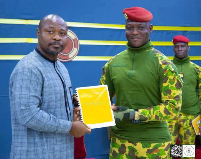 Burkina: le Manifeste pour un nouveau panafricanisme remis au Capitaine Ibrahim Traoré
