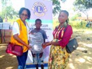 Burkina: les Lions de Koubri Platinum vont à l’école avec les enfants de Kouba
