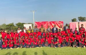 Burkina: Vista Group offre des kits scolaires et scolarise plus de 100 enfants des soldats tombés au combat