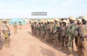 Mali: le Colonel Seydou Bassirou Niangado en visite à Soumpi après l’attaque