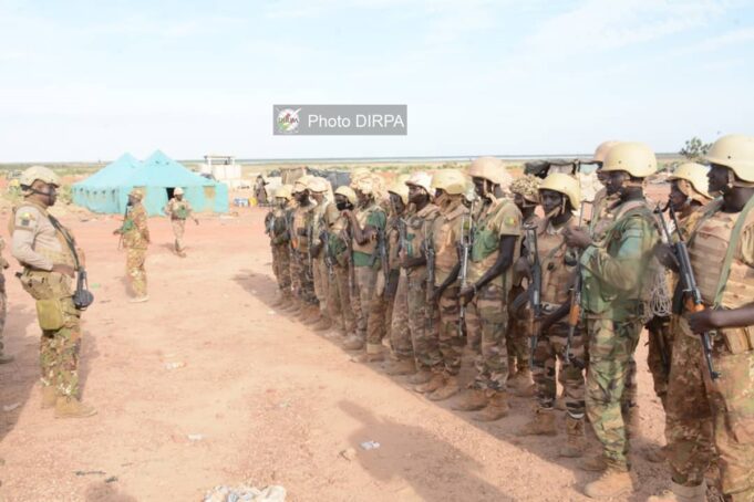 Mali: le Colonel Seydou Bassirou Niangado en visite à Soumpi après l’attaque