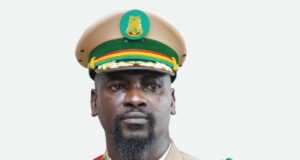 Présidentielle en Guinée: le général Mamadi Doubouya dépose sa candidature