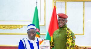 Burkina: le Rapport 2024 de la Cour des comptes remis au président du Faso
