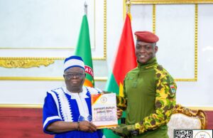 Burkina: le Rapport 2024 de la Cour des comptes remis au président du Faso