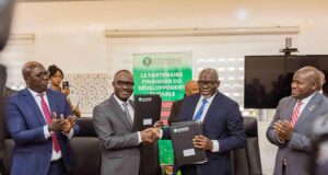 Guinée: la BIDC signe un accord de 123,5 millions d’Euros pour promouvoir l’éducation agricole et l’électrification rurale