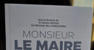 Ouagadougou: les 17 ans de Simon Compaoré à la mairie dans un essai littéraire