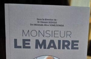 Ouagadougou: les 17 ans de Simon Compaoré à la mairie dans un essai littéraire