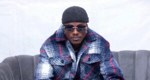 Côte d’Ivoire: l’artiste Debordo Leekunfa placé sous mandat de dépôt