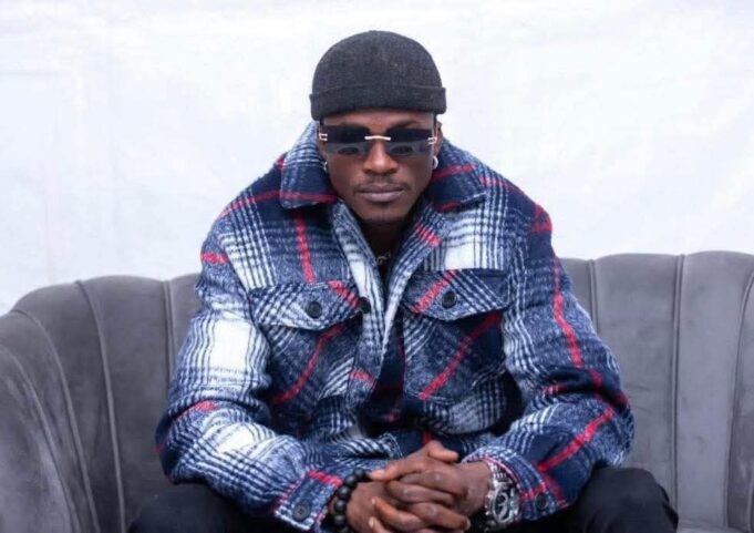 Côte d’Ivoire: l’artiste Debordo Leekunfa placé sous mandat de dépôt