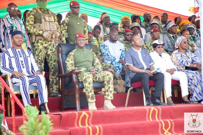 Le capitaine Traoré inaugure l’unité Burkina Cajou