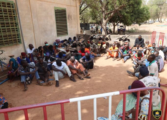 Ouagadougou: 67 personnes interpellées au cours d’une opération d’assainissement