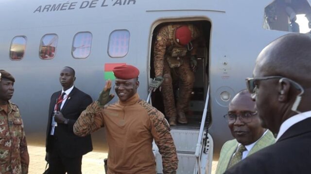 2e Sommet AES: le capitaine Ibrahim Traoré atterri à Bamako
