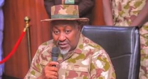 Nigeria: démission du ministre de la Défense