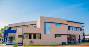 ENAM: l’amphithéâtre Idrissa Nassa inauguré à l’école des énarques