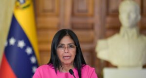 Venezuela: la présidente par intérim prête à coopérer avec les USA