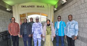 États-Unis: l’ambassadeur Kassoum Coulibaly au chevet des Burkinabè en détention à New Jersey