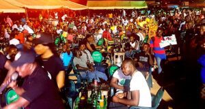 CAN Maroc 2025: la joie des supporters sénégalais à Ouagadougou