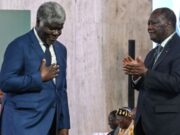 Côte d’Ivoire: le Premier ministre Robert Beugré Mambé reconduit à son poste