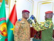 Burkina: le ministre de la Défense reçoit ses attributs Général de division