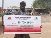 LONAB: il empoche un chèque de «88 779 000 F CFA» après une mise au PMU’B