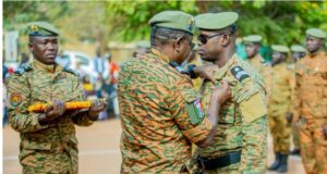 Burkina: 77 gendarmes décorés pour service rendu à la Nation