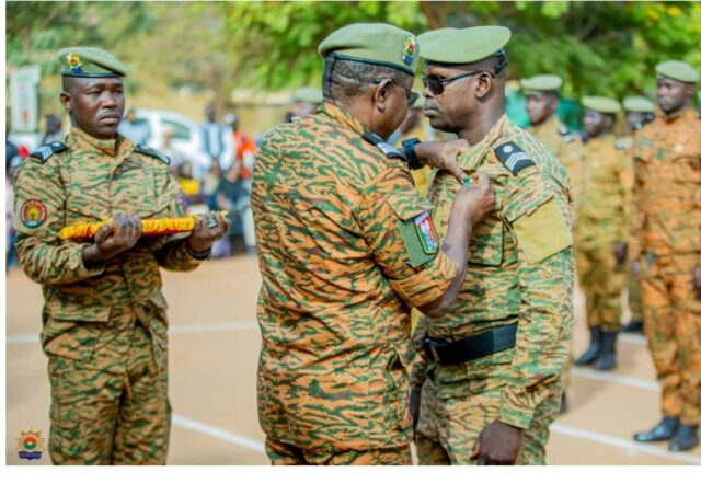 Burkina: 77 gendarmes décorés pour service rendu à la Nation