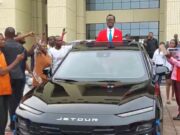 Une Jeep flambant neuve offerte au sosie de Patrice Lumumba