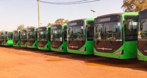 Nouveaux bus SOTRACO: financement historique de «44,865 milliards de francs CFA» de Vista Bank Burkina