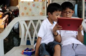 Des trucages vidéo à la manipulation en ligne: la menace que fait peser l’IA sur les enfants