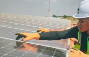 La BAD alimente huit universités en électricité avec des centrales solaires hybrides de 36,5 MW