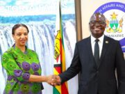 La cheffe du bureau pays de la BAD au Zimbabwe, présente ses lettres d’accréditation au ministre des Affaires étrangères et du Commerce international