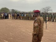 Burkina: le Ministre de la Guerre aux côtés des combattants