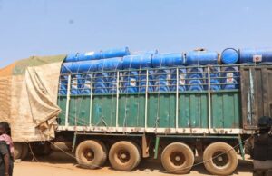 Saisie de 80 000 litres d’alcool éthylique et 36 fûts de cyanure