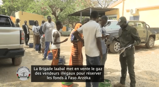 Burkina: le gaz des vendeurs illégaux saisi revendu