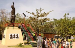 Burkina: la «brique pour Sankara» venue de l’école Balkuy A