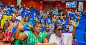 Burkina: le projet de loi portant dissolution des partis et formations politiques adopté à l’unanimité à l’ALT
