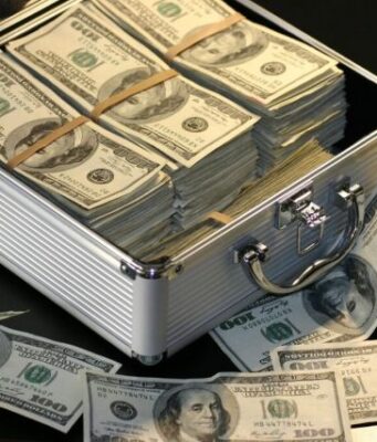 Depuis Ouagadougou Aïobi traque les 88 milliards de dollars qui s’évaporent chaque année de l’Afrique
