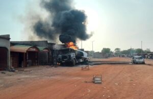 Un mort dans l’explosion d’un camion-citerne
