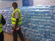 Burkina/Forte chaleur: le contrôle de la qualité des eaux préemballées renforcé