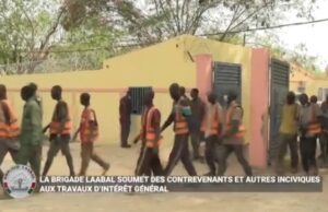 Burkina: consommateurs de drogue et « brûleurs » de feu effectuent des travaux d’intérêt général