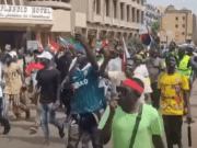 Burkina: des citoyens manifestent pour dire «Non à l’ingérence»
