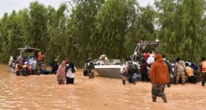 Une vingtaine de morts dans des inondations