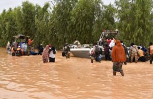 Une vingtaine de morts dans des inondations