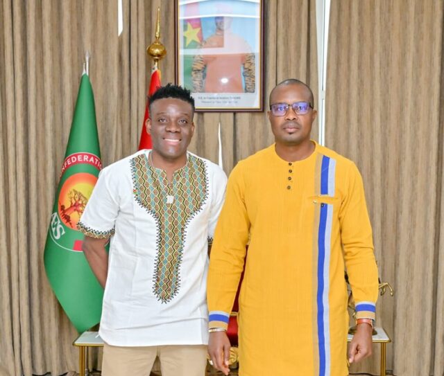 Alain Traoré et le Premier ministre Jean Emmanuel Ouédraogo