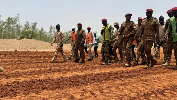 Autoroute Ouaga-Bobo: le Ministre d’Etat s’imprègne de l’état d’avancement des travaux